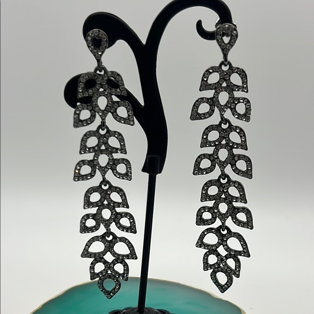 Elegant Silver Leaf Drop Earrings - Picture 3 of 3